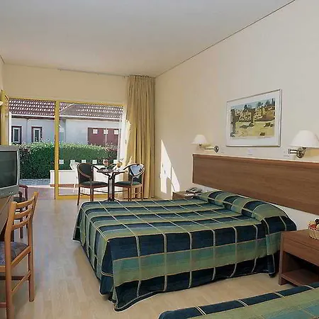 Ξενοδοχείο Faros Holiday Village