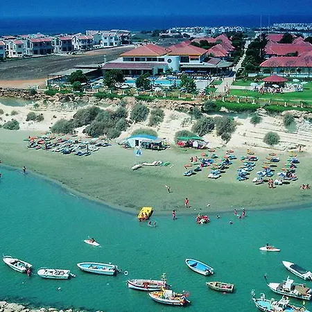 Faros Holiday Village